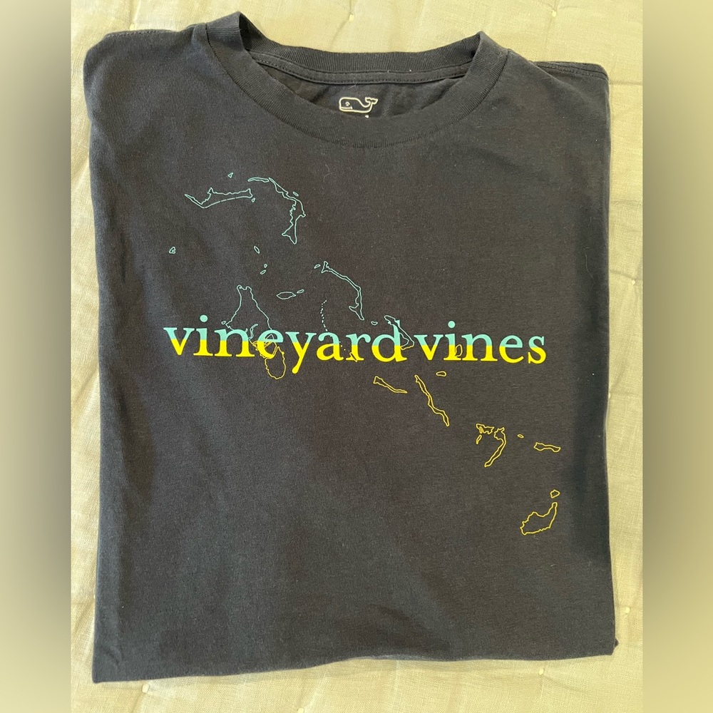 Vineyard Vines Men’s shirt